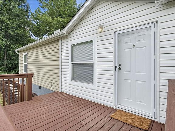 5th image of 672 King Richard Ct