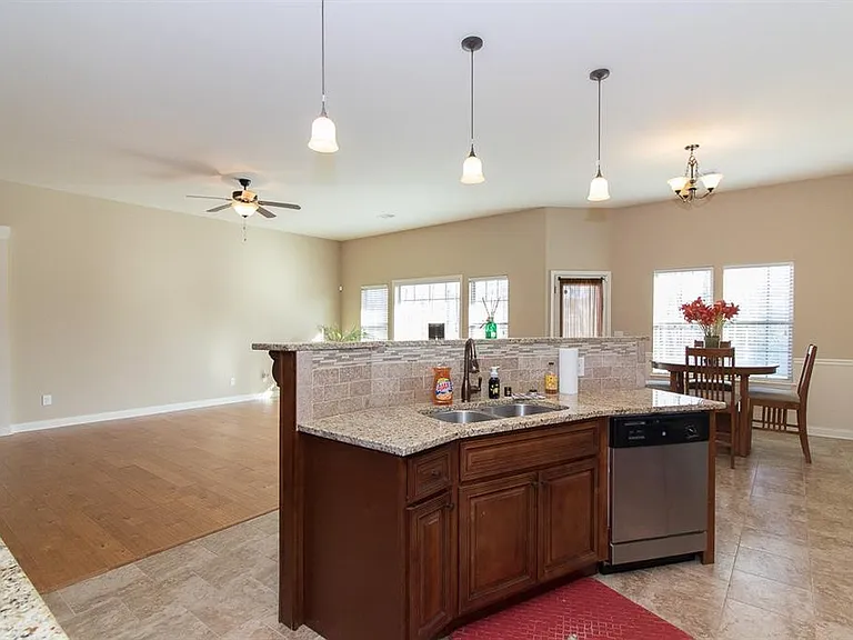 142 Shirley Blvd — Photo 9
