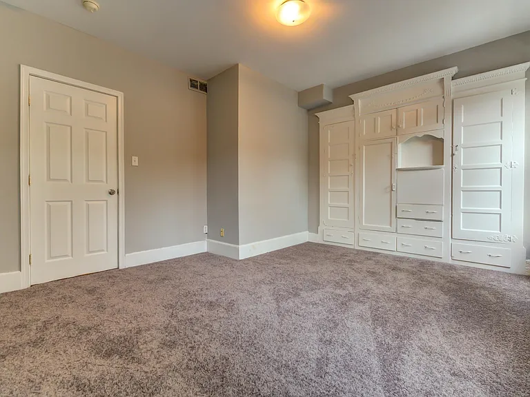 327 N Preston St #2 — Photo 2
