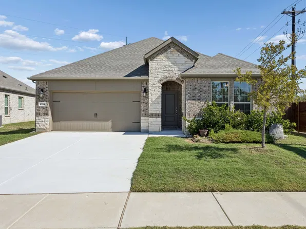 2702 Moccasin Ln, Aubrey, TX 76227