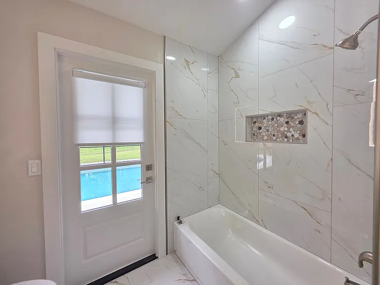 9405 SW 21st Ave — Photo 24