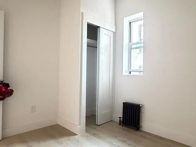 32 Patchen Ave #5 — Photo 6