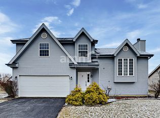 898 Arrowhead Dr, Elwood, IL 60421