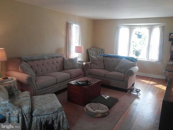3rd image of 15 Cooper Ave