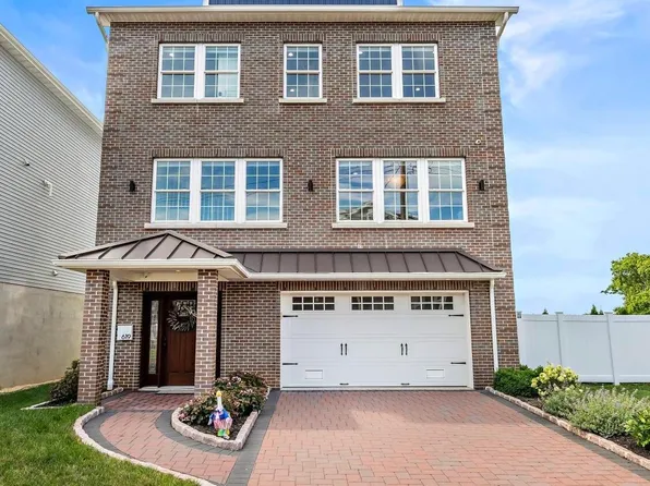 619 Park Ave, Port Monmouth, NJ 07758