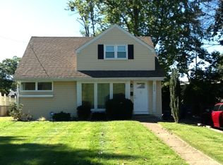 6804 Quander Rd, Alexandria, VA 22307