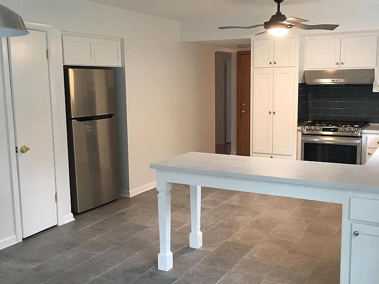 Kitchen alt view