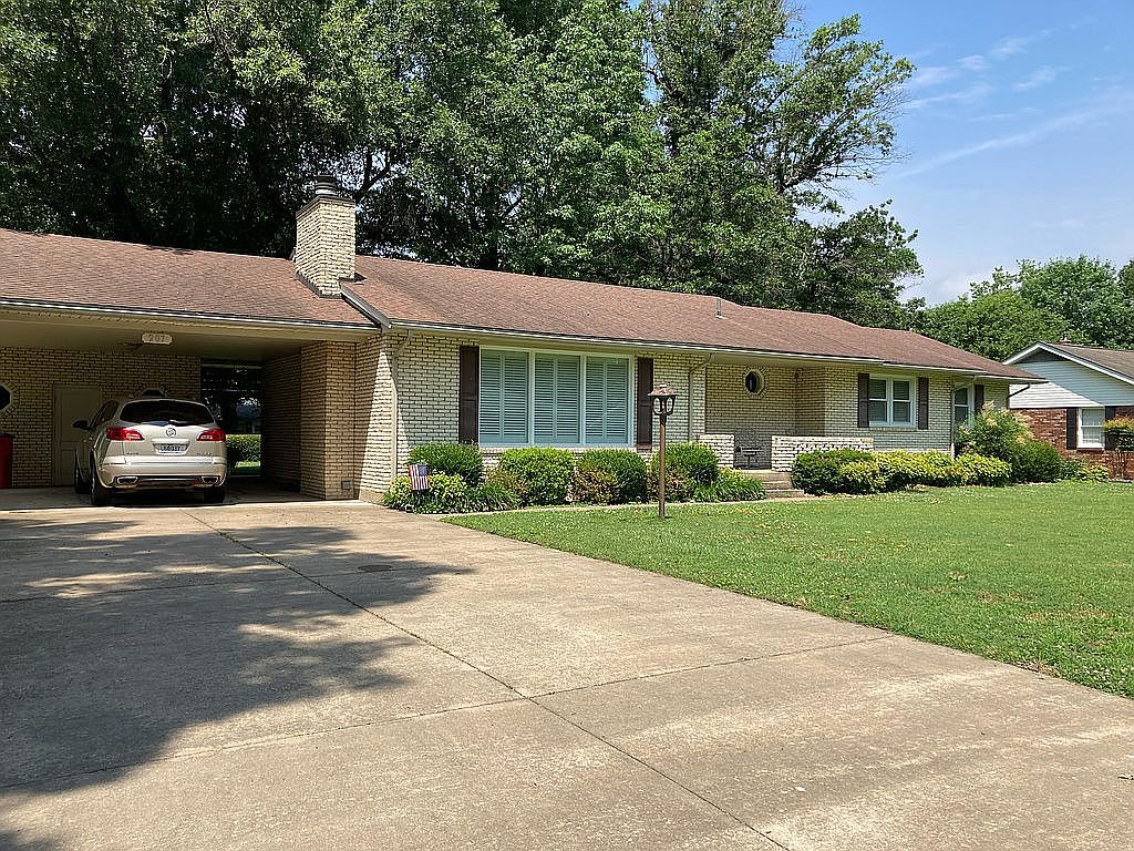 207 Powers Ave, Sikeston, MO 63801 Zillow