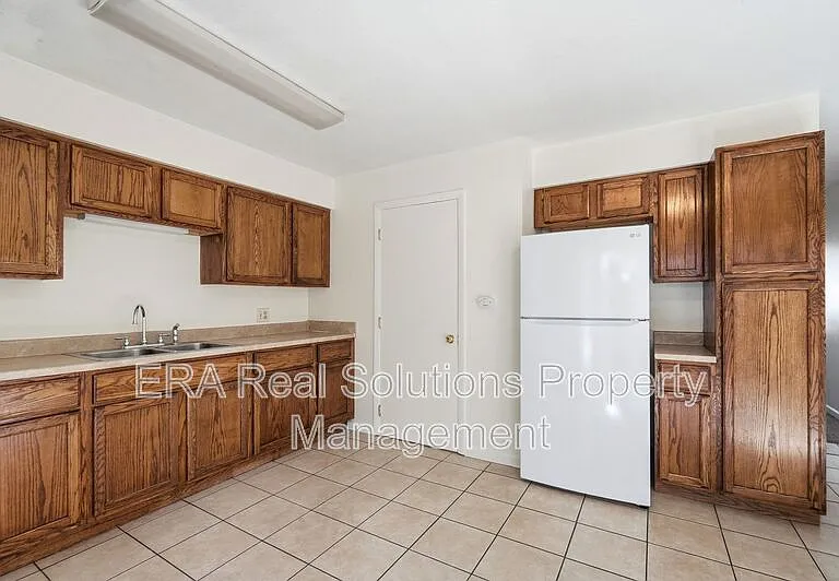 1136 McCarley Dr E — Photo 20