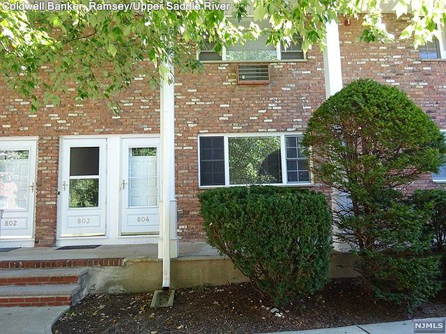 1st image of 804 Washington Dr