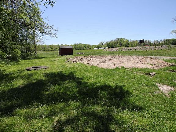5th image of 1332 Deanna Ave