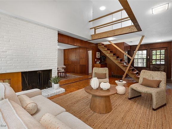 2nd image of 13805 Larchmere Blvd