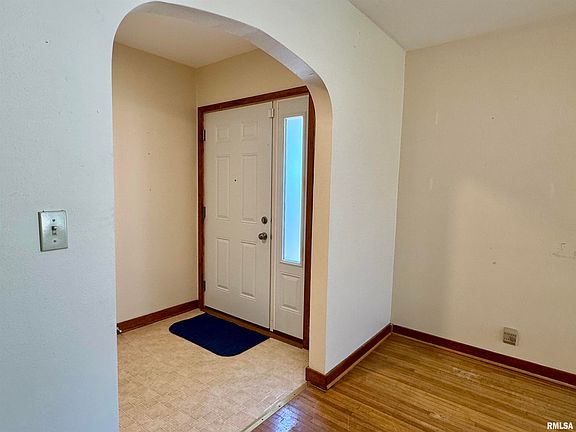 4th image of 215 N Normal St