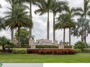 663 NE 191st Ter, Miami, FL 33179