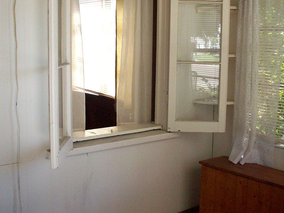 118 Entry room