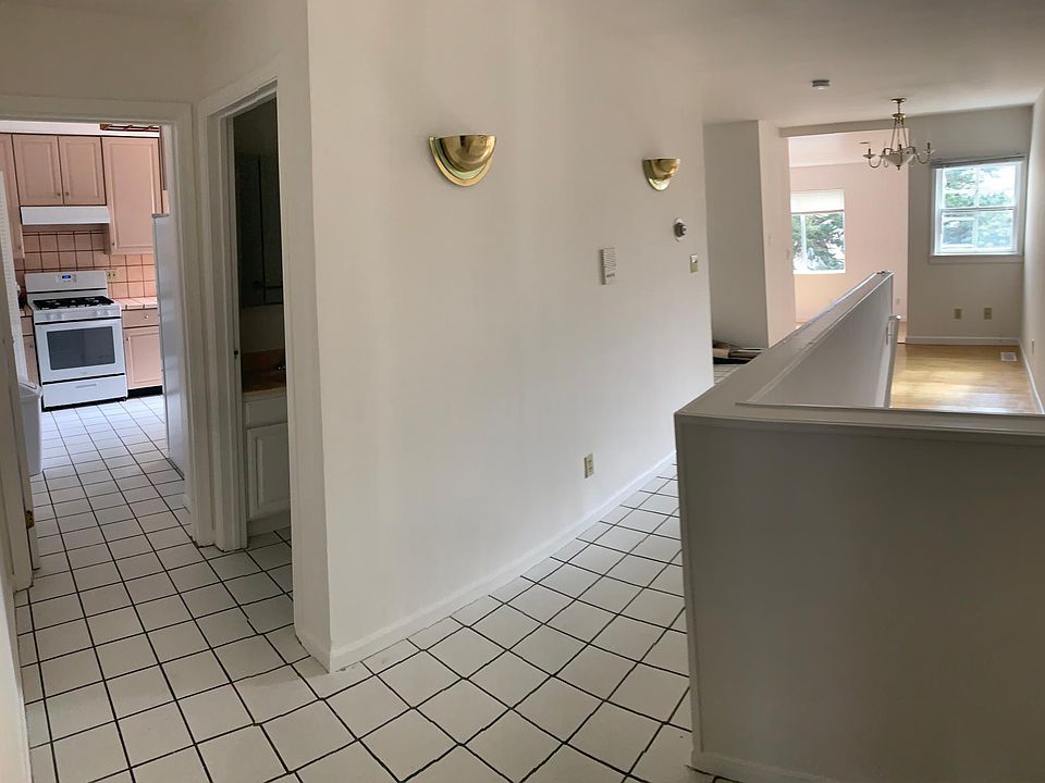 1st image of 437 Chenery St