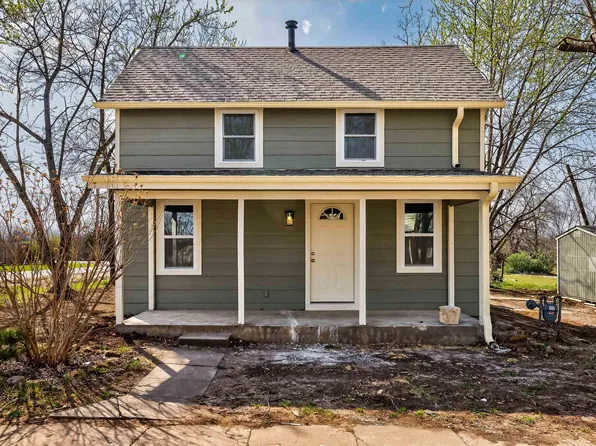 391 Gertrude St, Harveyville, KS 66431