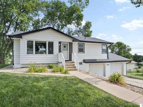 7541 Sawtooth Cir, Bellevue, NE 68157
