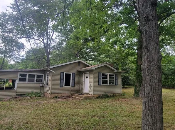 655 Eldon Dr, Bismarck, MO 63624