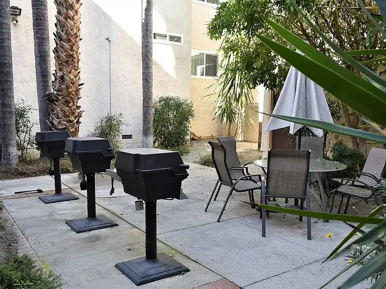 5412 Lindley Ave #103 — Photo 21