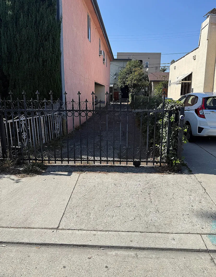 1 bed, 300 sqft, $1,400 — Photo 3