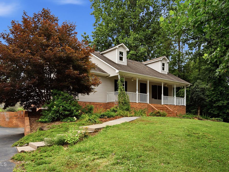1st image of 307 Mitchell Ct