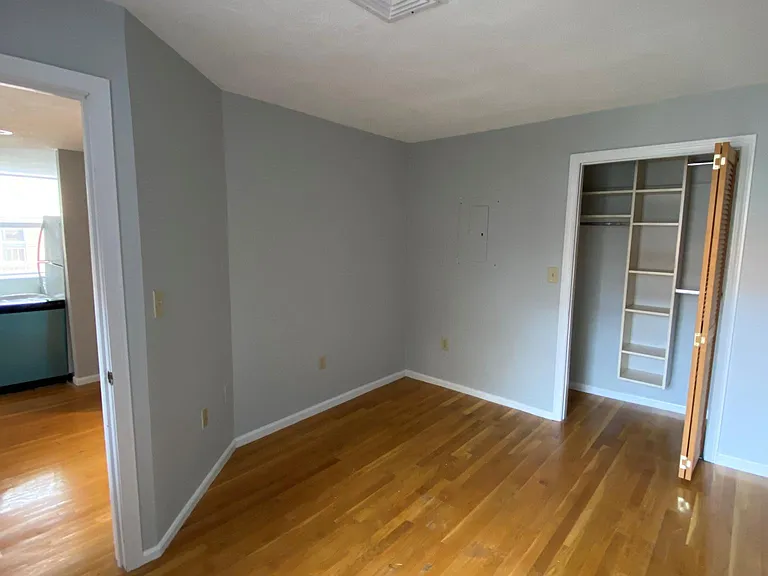 12 Parmenter St #4R — Photo 7