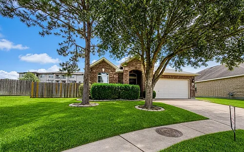 25047 Lenora Dr Photo 1