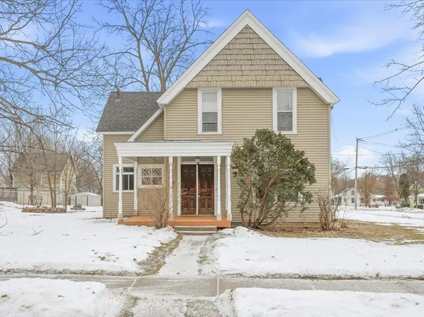 102 N 4th St, River Falls, WI 54022