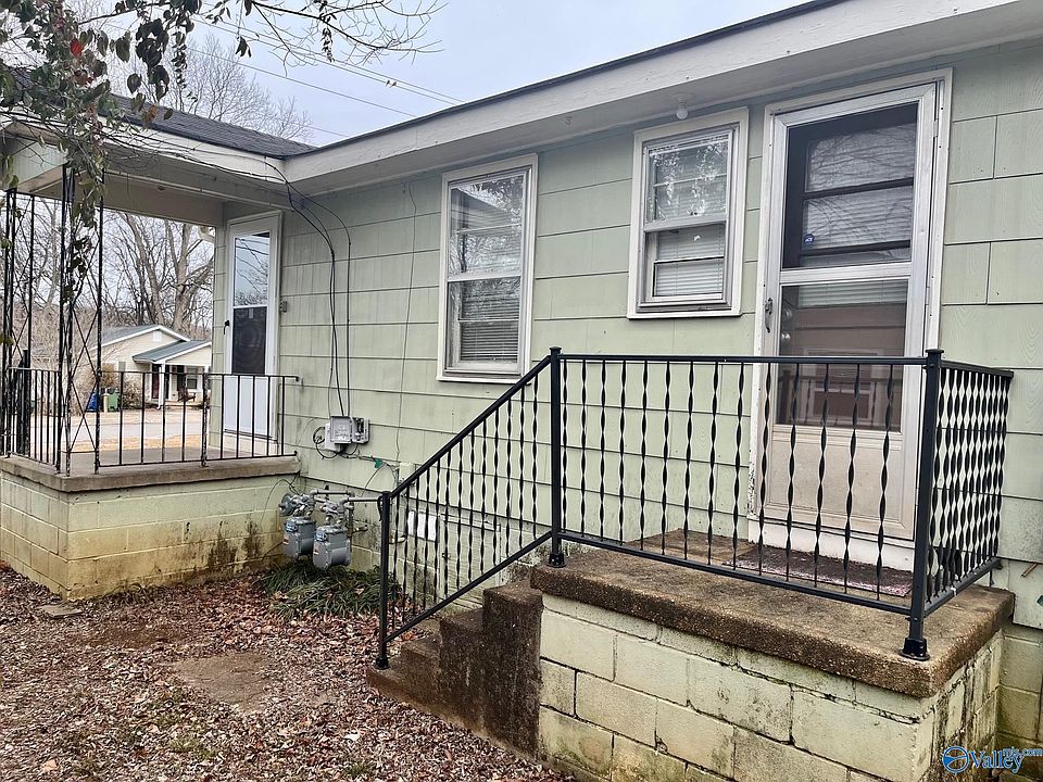 1st image of 1322 Oshaughnessy Ave NE