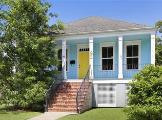 5386 Charlotte Dr, New Orleans, LA 70122