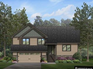 2870 Casa Grande Dr, Casper, WY 82604