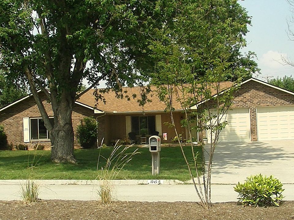 Brick 3 bd/3ba Rancher