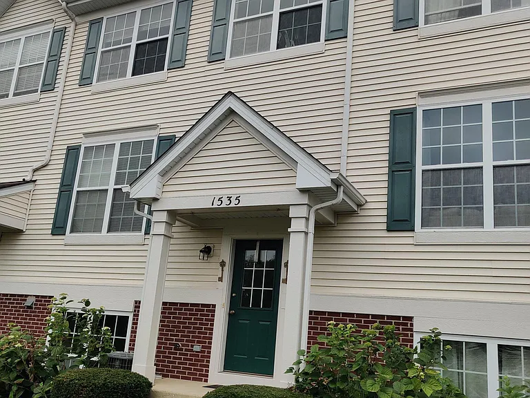 1535 W Turtle Creek Ln — Photo 2