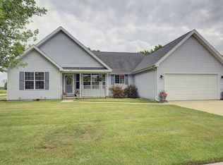 1126 Park Ter, Paxton, IL 60957