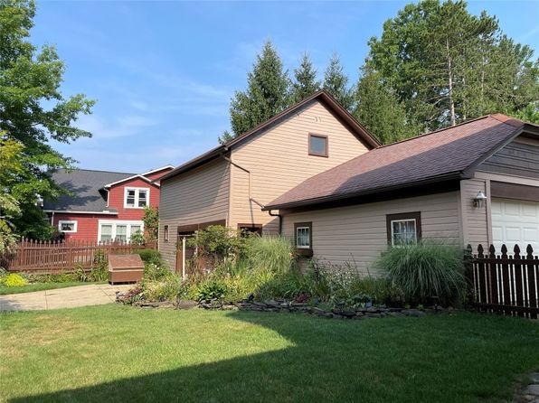 603 N Center St, Corry, PA 16407