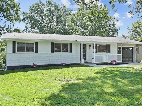 9606 Castanet Ct, Saint Louis, MO 63126