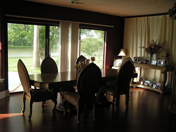 3rd image of 100 San Antonio Cir