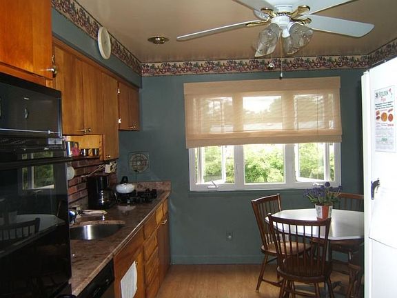 Eat in Kitchen