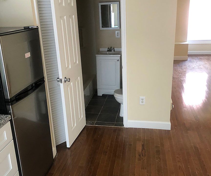 2nd image of 316 S 15th St #14049897