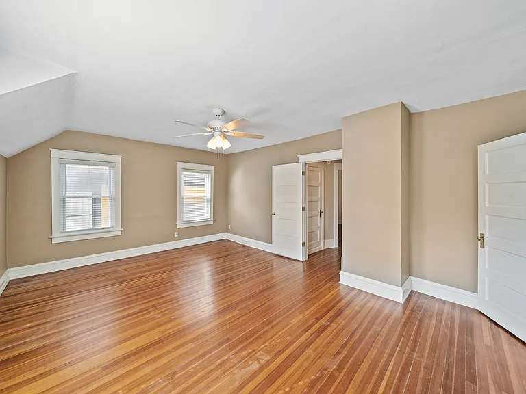 4016 Clark Ave — Photo 8
