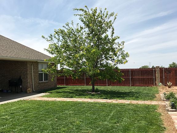 Yard has sprinkler system