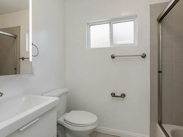 411 N La Fayette Park Pl #5 — Photo 6