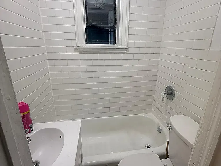 381 Sumpter St #2L — Photo 8
