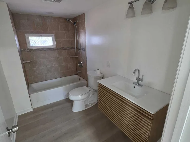 1145 Kenton Dr — Photo 7