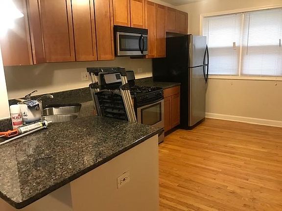 2nd image of 6443 N Damen Ave APT 1E