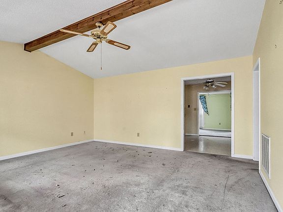 3rd image of 5800 Yellow Creek Rd