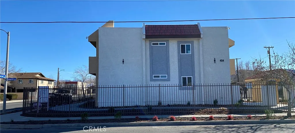 1 bed, 725 sqft, $1,800 — Photo 1