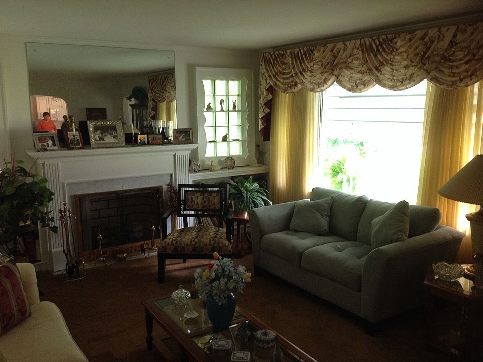 1st image of 15 Trier Pl