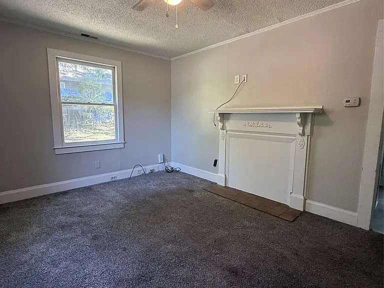 909 E Harrison Ave — Photo 2